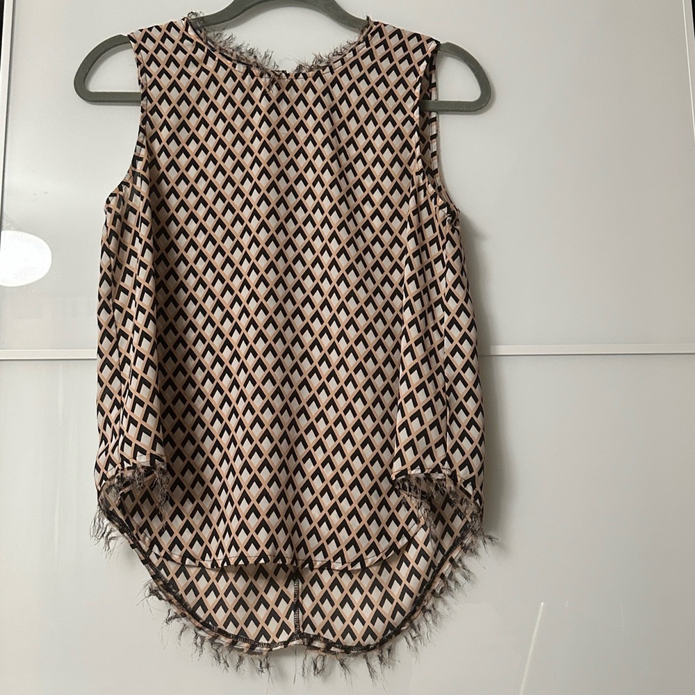 Who What Wear Black and Pink Geometric Top